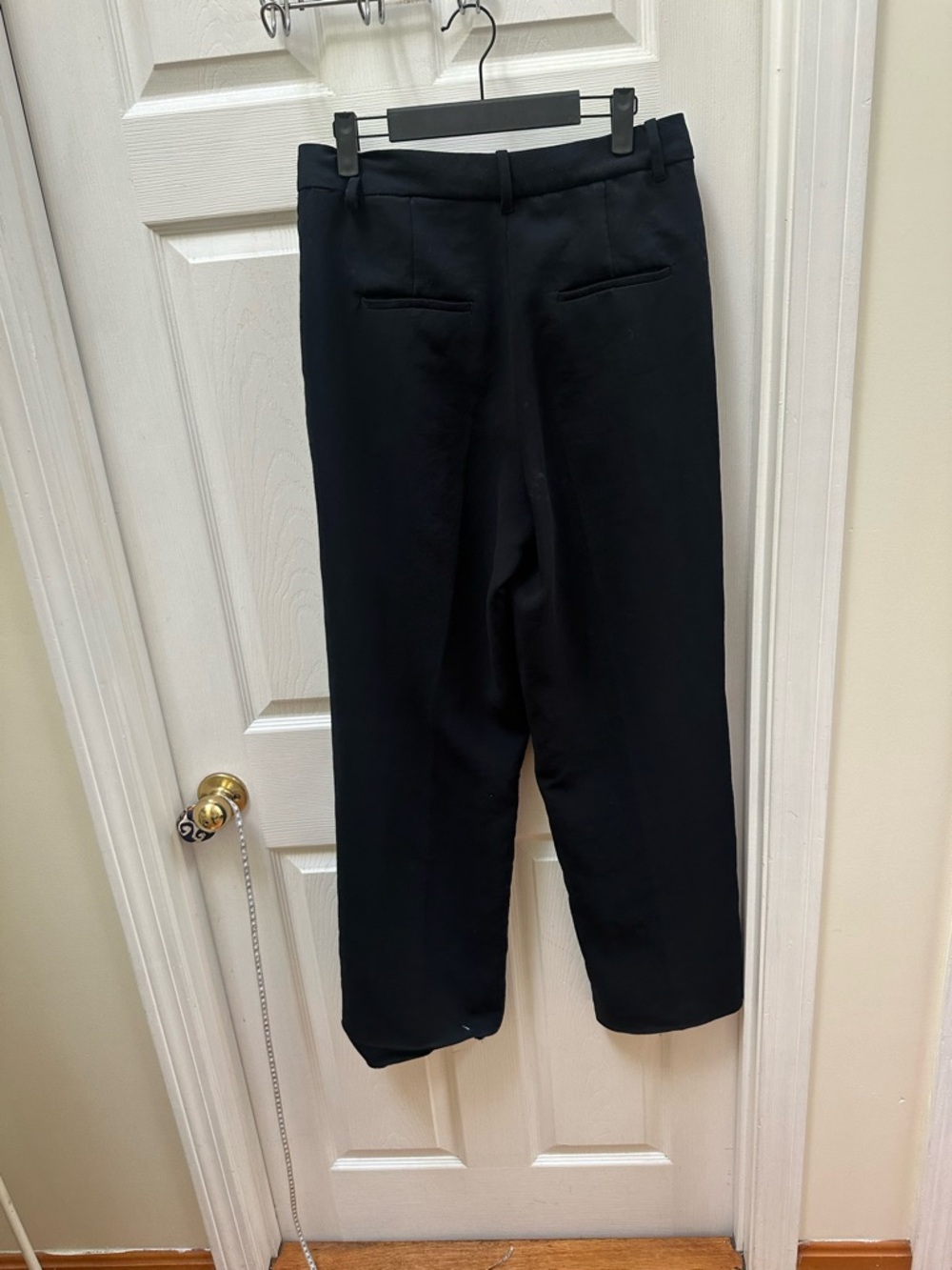 Aritzia Wilfred The Effortless Pant Crepette black pants trousers 10 - Picture 6 of 7